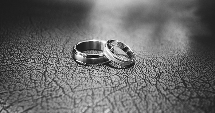What are the Differences Between Annulment and Divorce? 